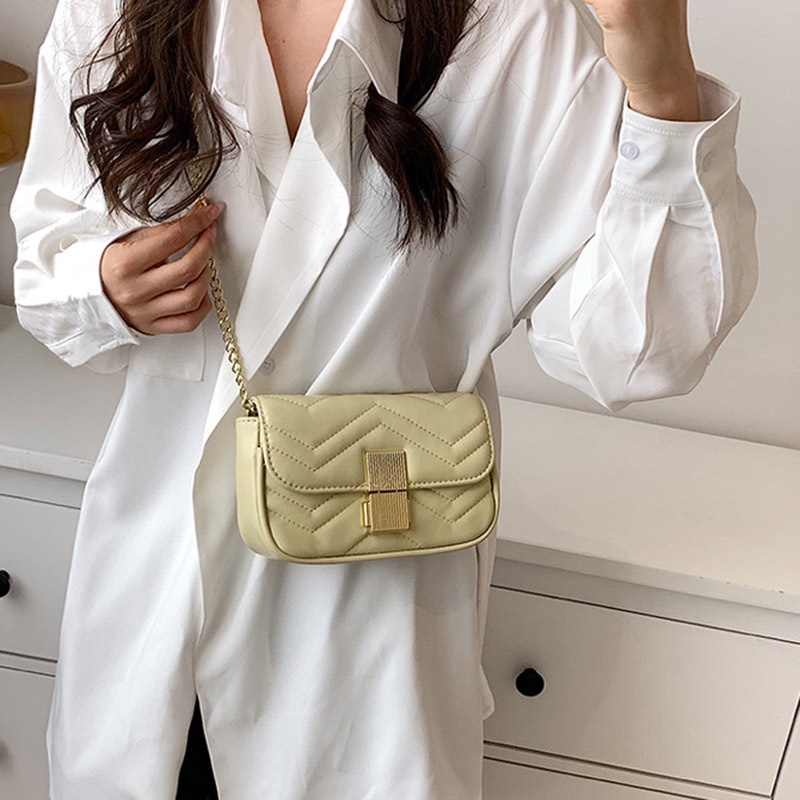 Túi đeo vai IELGY họa tiết hình thoi có chuỗi xích dễ phối đồ thời trang cho nữ