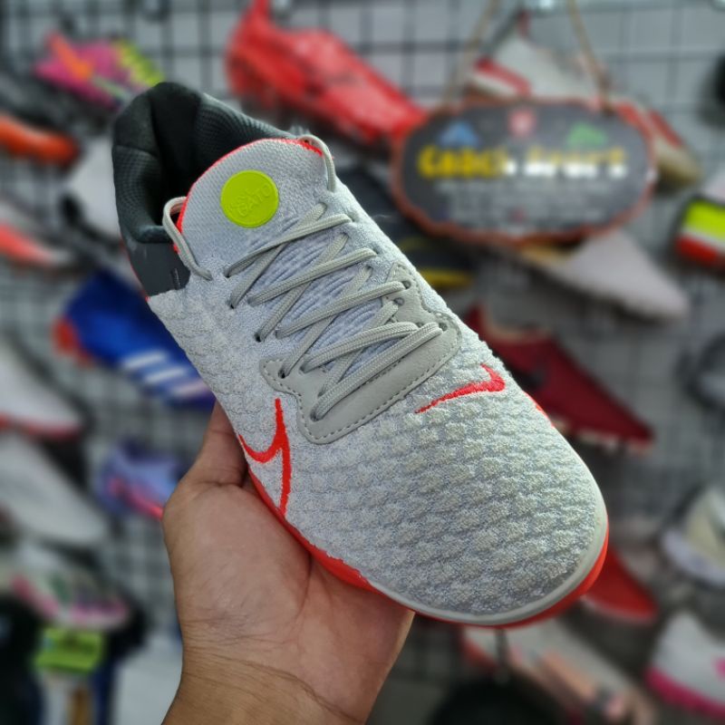 Giày Bóng Đá Lunar Gato React IC