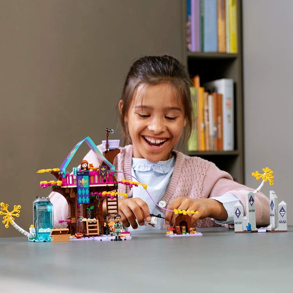 Đồ chơi LEGO Disney Frozen II nhà cây huyền bí mã  41164