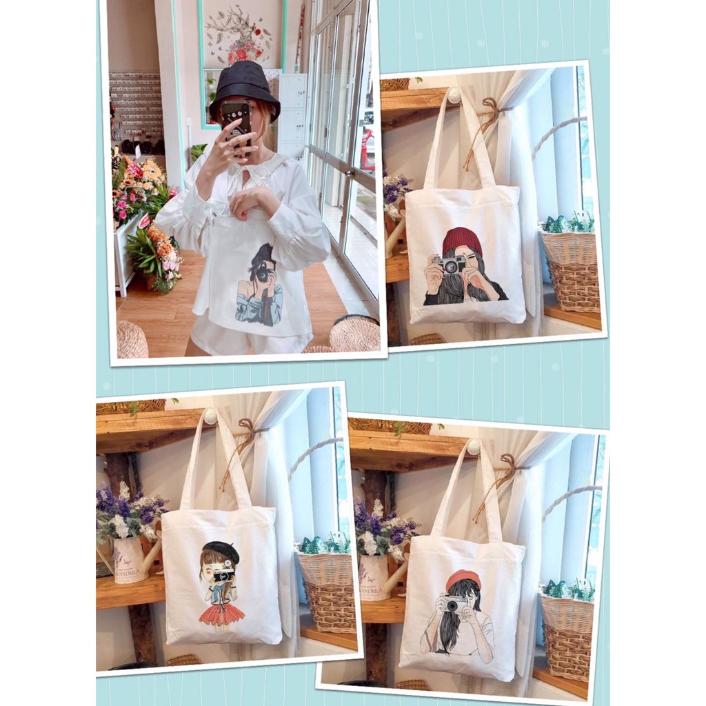 Túi tote vuông vải canvas đeo vai cô gái và máy ảnh