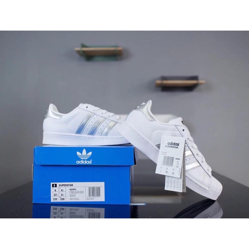 GIÀY ADIDAS SÒ TRẮNG BẠC DA THẬT LAI AU