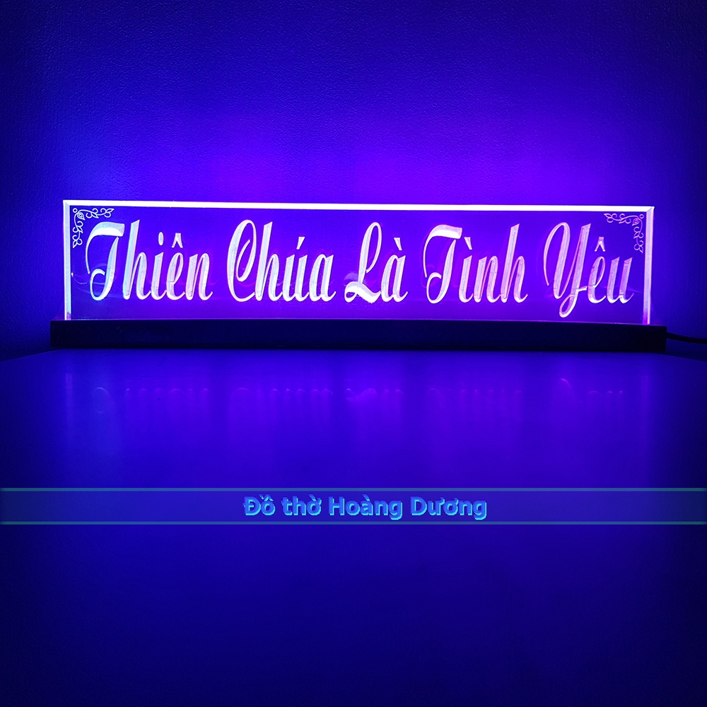 Chữ điện Thiên Chúa Là Tình Yêu - Đồ thờ Hoàng Dương
