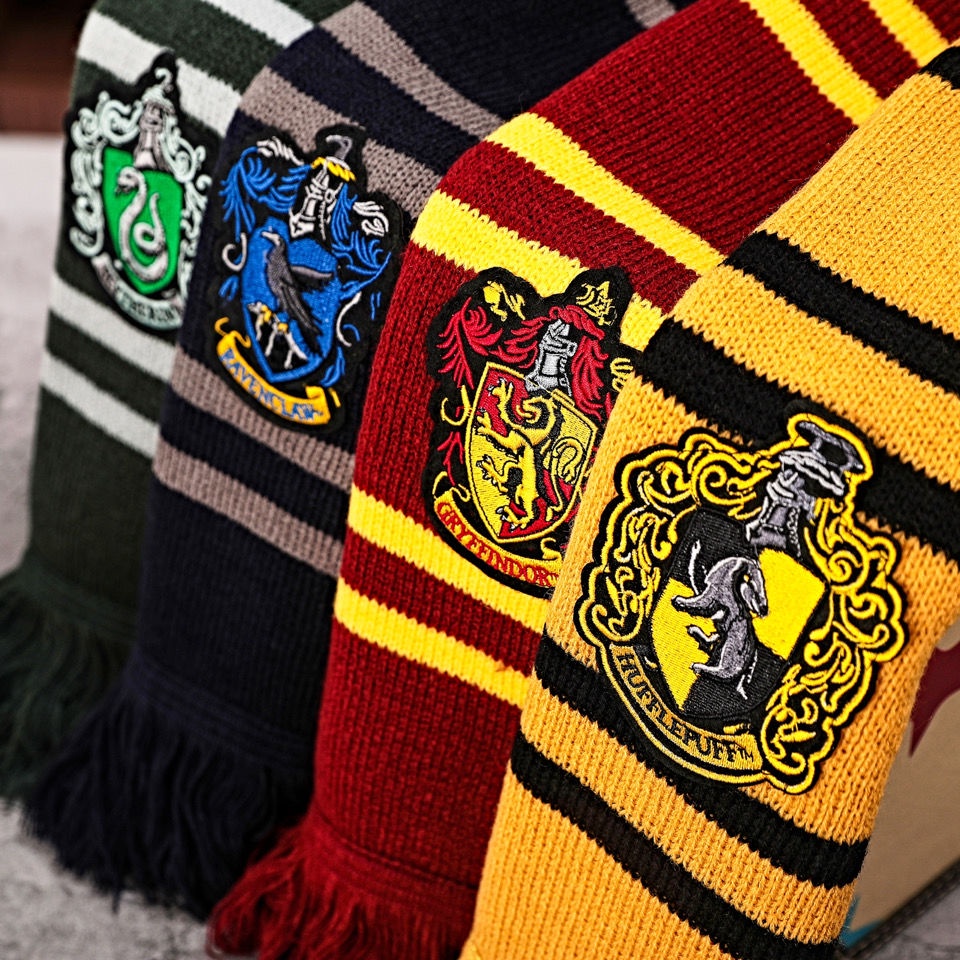 Khăn choàng dài và dày phong cách Harry Potter