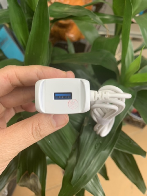 Sạc Kim Cương KMG 813 - sạc nhanh Android, Iphone - chuôi sạc micro USB (5V-1,5A)