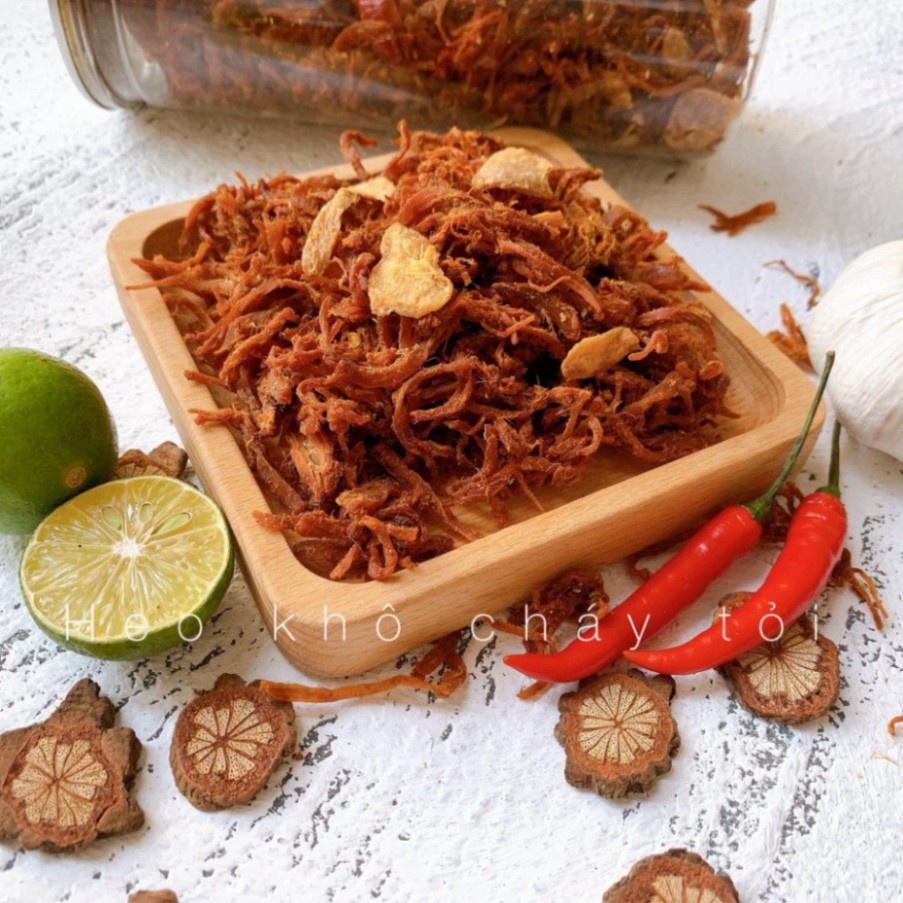 Khô heo cháy tỏi 300gr thơm ngon, khô lợn cháy tỏi xé sợi loại ngon an toàn vệ sinh thực phẩm | BigBuy360 - bigbuy360.vn
