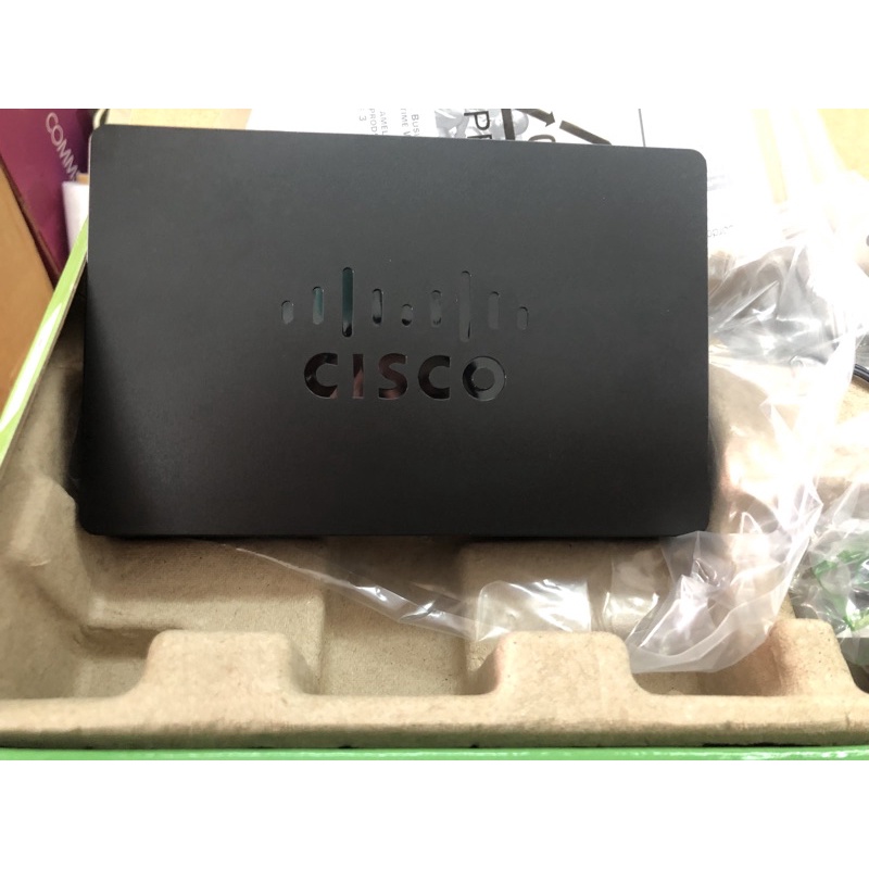 Bộ chia cổng mạng Lan Switch Cisco SG95D-08 Gigabits 10/100/1000