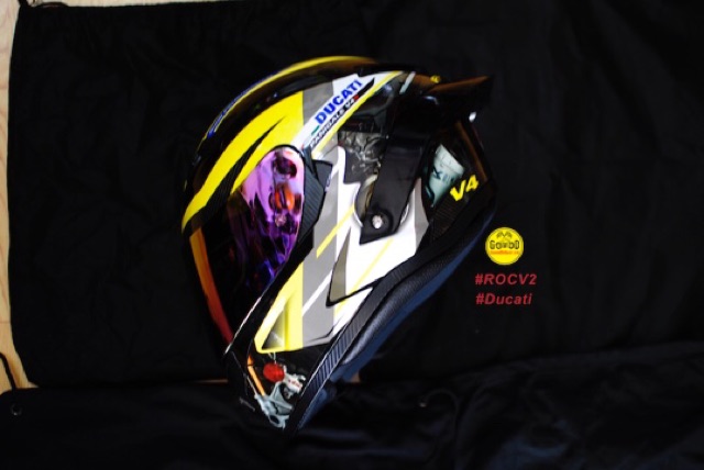 Mũ Bảo Hiểm Fullface ROC 03 tem Ducati Vàng đen
