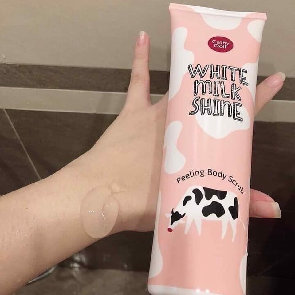 [HÀNG STORE] Tẩy da chết toàn thân Cathy Doll White Milk Shine Peeling Body Scrub mua tại store Thái (320ml)