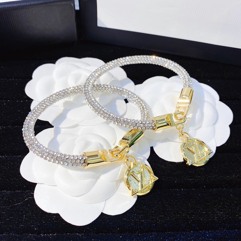 Vòng tay nữ đính đá móc khoá và logo cao cấp Ròm House phụ kiện lắc tay trang sức thời trang đẹp sang chảnh