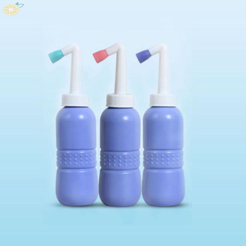 Dụng cụ bình xịt kèm vòi phun và rửa mông sau khi đi toilet