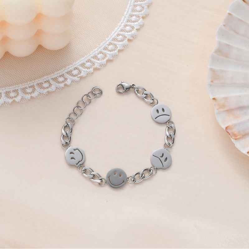 Vòng Tay Thiết Kế Đơn Giản Hình Mặt Cười Xinh Xắn