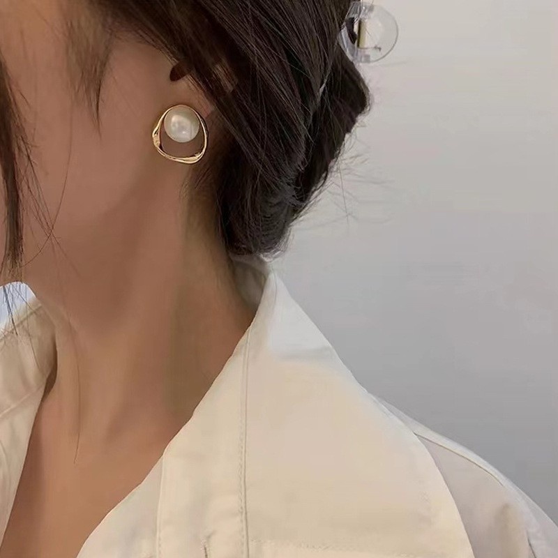 Khuyên tai chốt xỏ bạc S925 dạng vòng oval tròn đính ngọc trai nhân tạo nhẹ sang trọng