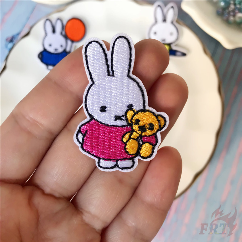 1 Sticker Ủi Thêu Hình Thỏ Hoạt Hình