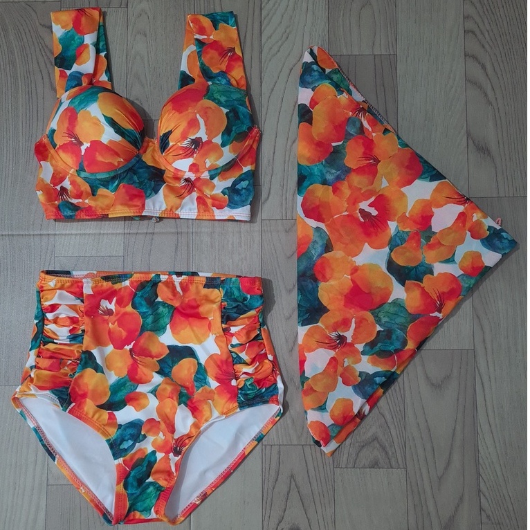 BIKINI 2 MẢNH KÈM KHĂN HỌA TIẾT HOA CAM HOT