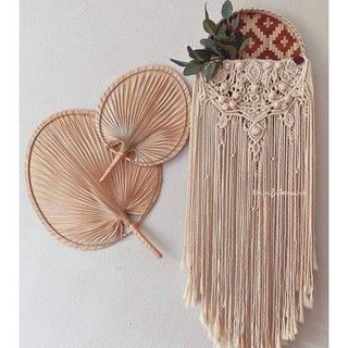 Quạt lá cọ gắn tường trang trí