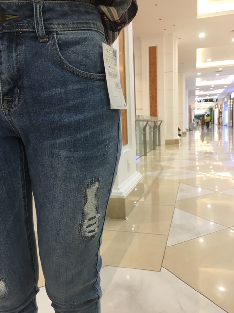 Quần Jeans boyfriends thêu đẹp lạ