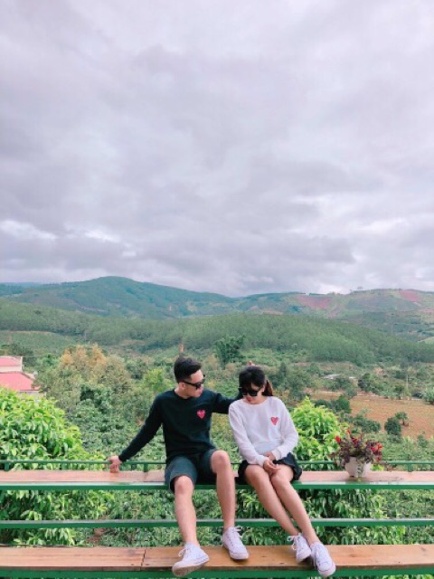 ÁO SWEATER NAM NỮ LOGO TIM MẮT