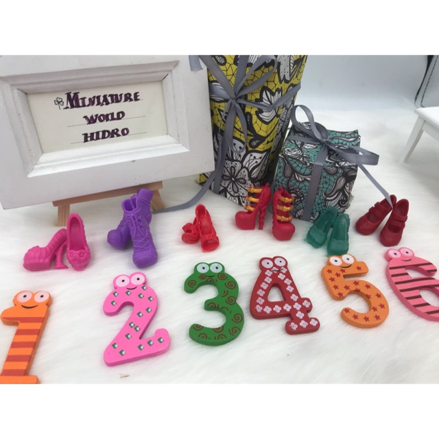 Giày búp bê monster high MH, Hasbro, bratz, eah ... chính hãng, còn rất rất mới.