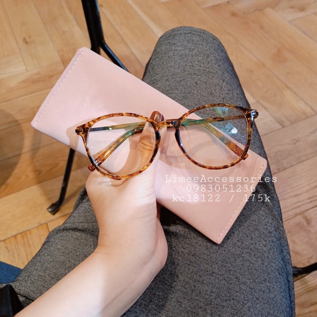 Kính cận Nobita viền beo