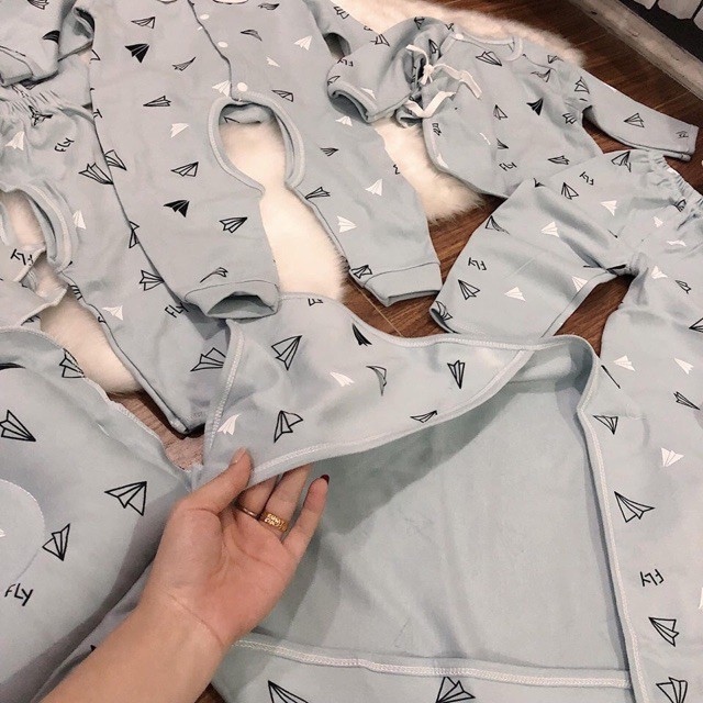 (HÀNG CAO CẤP) Set đồ sơ sinh quà tặng cho bé 22 chi tiết coton có hộp sang chảnh