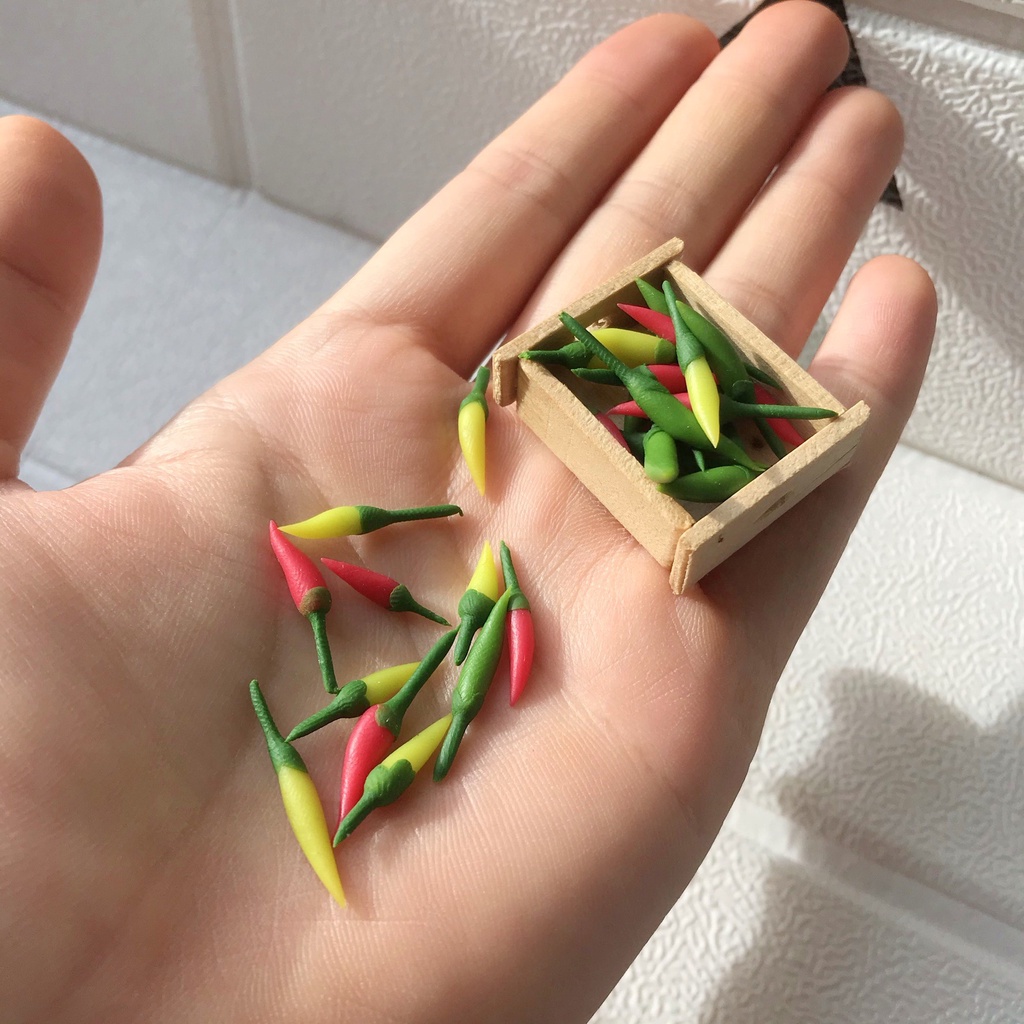 Mô hình trái ớt mini cho nhà búp bê từ đất sét tỉ lệ 1/6