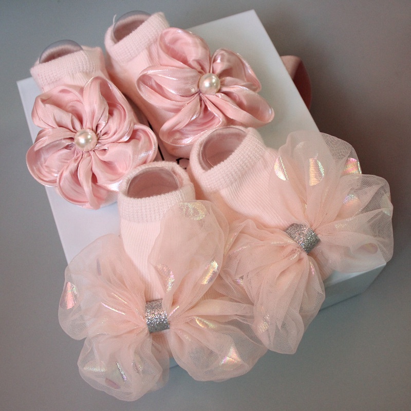 Bộ Quà Tặng Sinh Nhật Mới Sinh Gồm Băng Đô + Vớ Công Chúa Cho Bé Gái