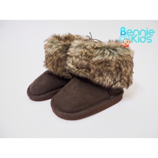 BỐT HM CỔ LÔNG MÀU NÂU BÉ GÁI