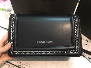 Túi CNK viền xích