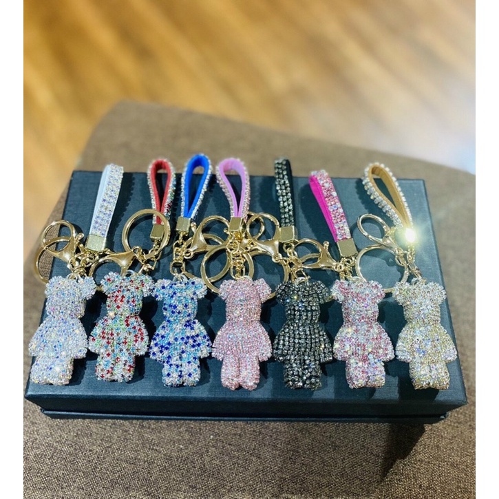 Gấu Đá treo túi