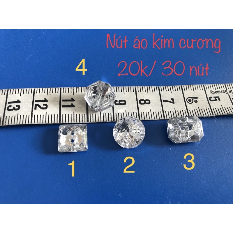 Nút áo dạng kim cương có lỗ