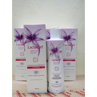 Dung Dịch Vệ Sinh Phụ Nữ Lactacyd Soft Silky 250ml