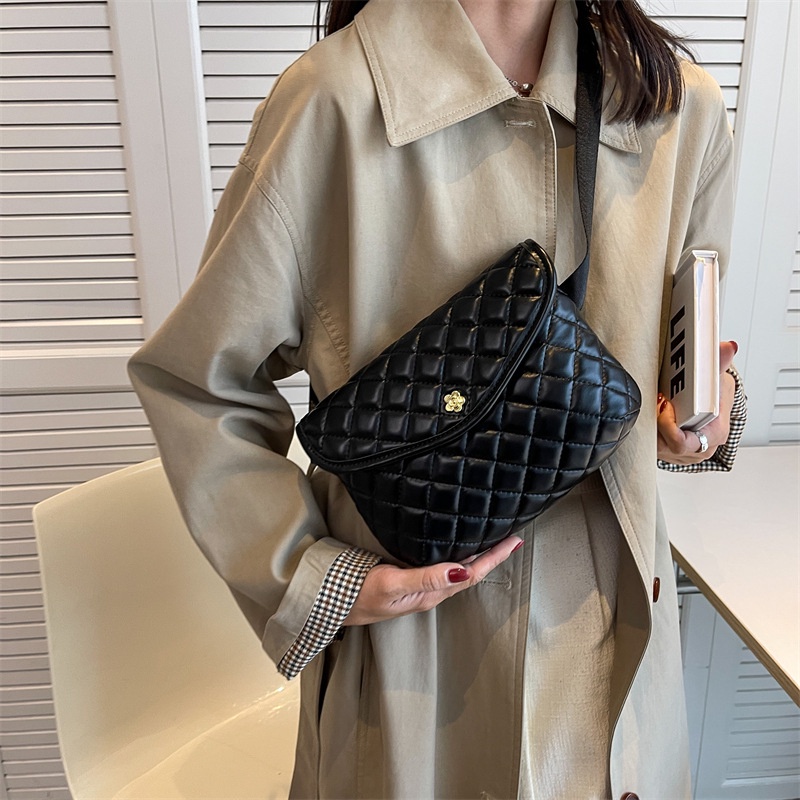 Túi Đeo Chéo Ngực Hình Thoi Nhỏ Xinh Thời Trang