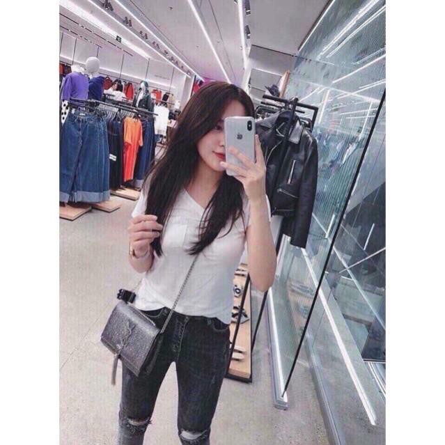 Áo thun body cổ tim có túi
