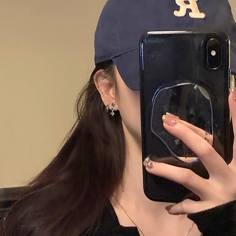 Bộ bốn bông tai màu đen hình trái tim phong cách Hàn Quốc 19A1491