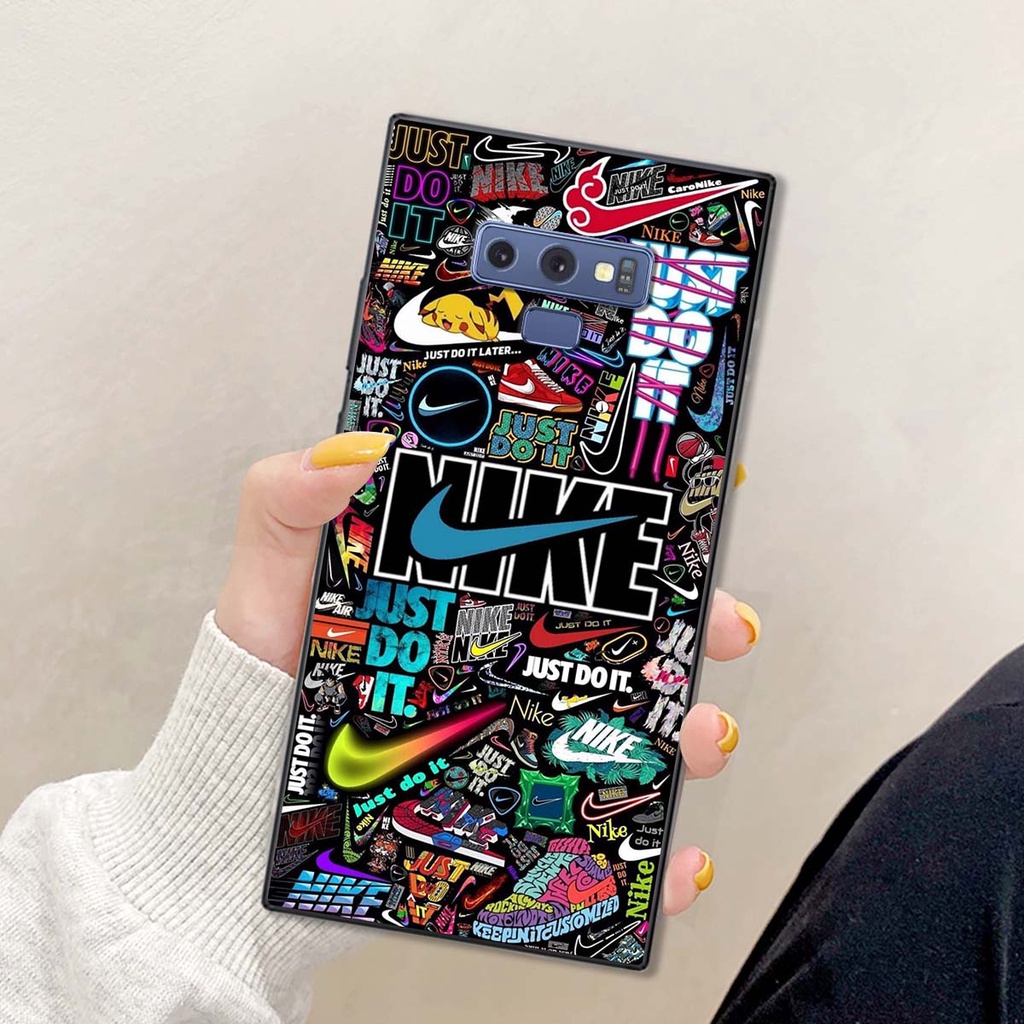 Ốp lưng Samsung Note 8 / 8 Plus / 9 in hình thương hiệu thời trang đa sắc cá tính.