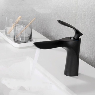 Vòi lavabo chiếc lá đen (20cm)