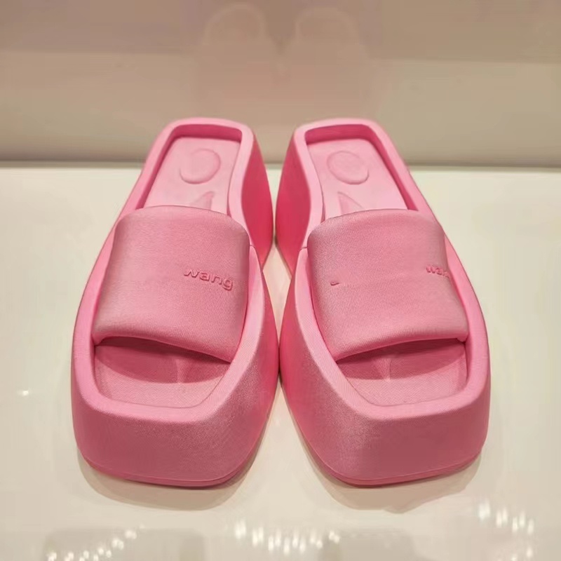 Dép đế dày chống trượt phong cách thời trang xuân hè 2022 dành cho nữ