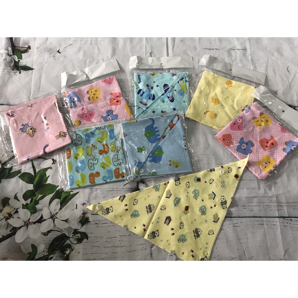 Yếm tam giác cotton 2 lớp có cúc bấm cho bé