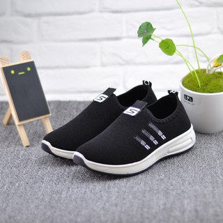 Giày thể thao đỏ đen quảng châu