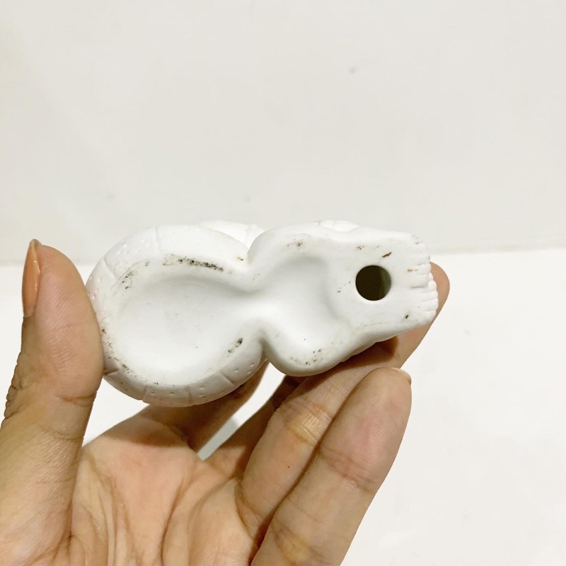 Tượng em bé ôm quả cam - gốm sứ hoạt hình dễ thương phong cách Âu Mỹ