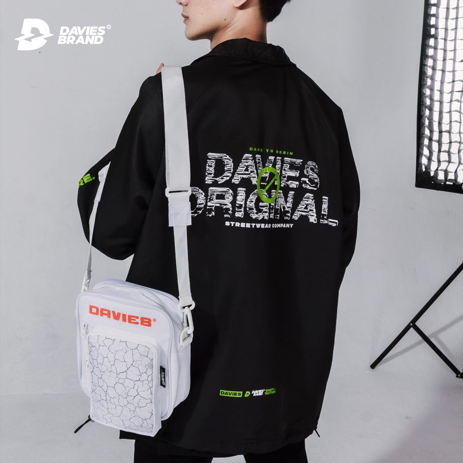 Áo khoác dù form rộng nam nữ màu đen local brand DAVIES - No More Jacket.