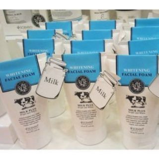 Sửa rửa mặt Milk Plus