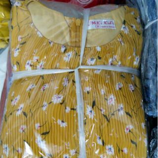 Đầm bé gái