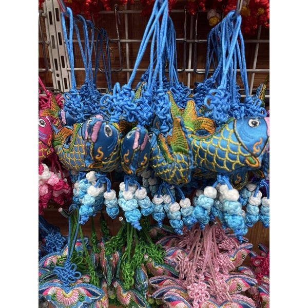 Móc khoa thổ cẩm hình thêu