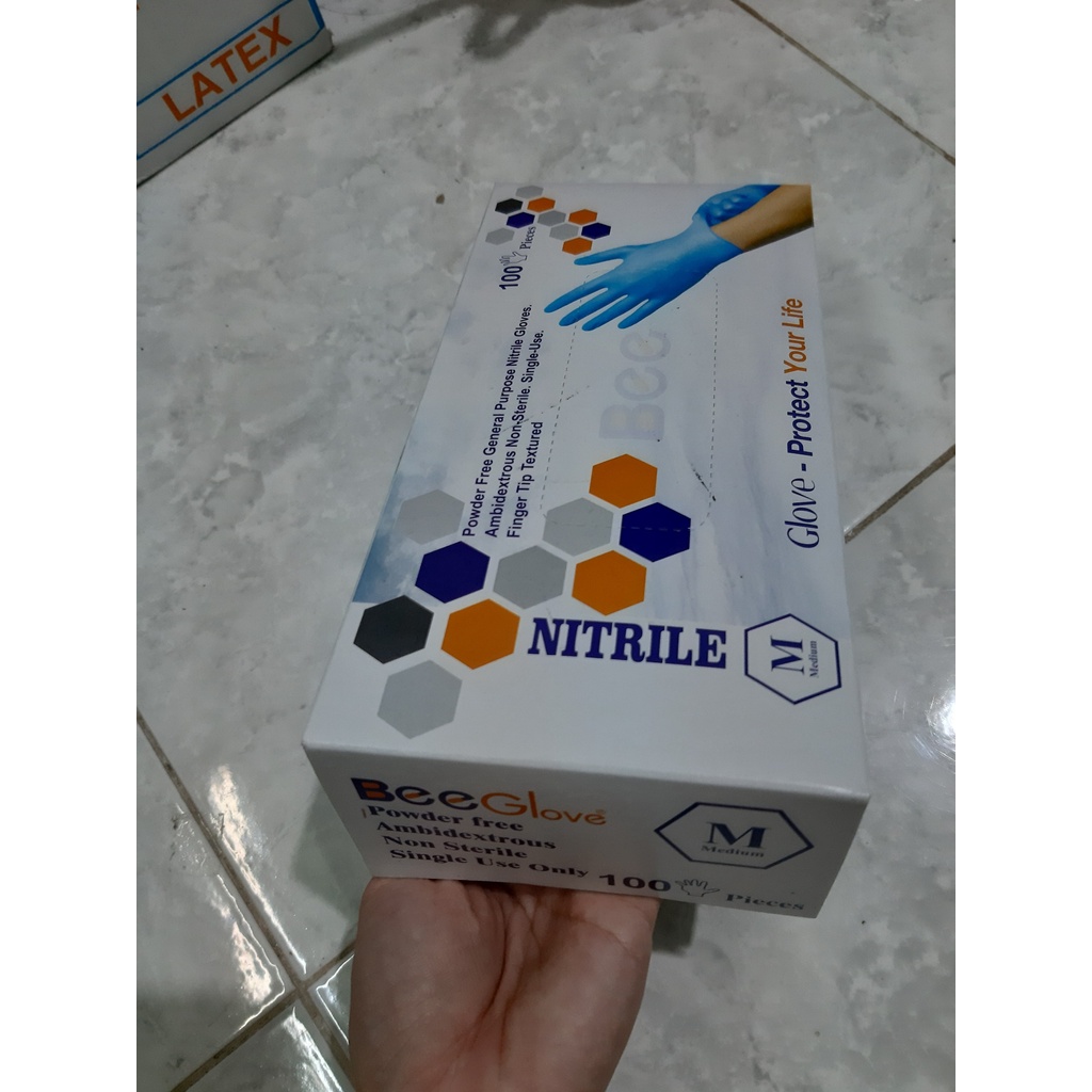 Găng tay cao su cổ tay dài 27 cm Hộp 50 đôi 100 chiếc NITRILE không bột 4.0g & có bột BEE GLOVE chính hãng Màu Trắng kem