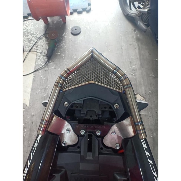 Cảng titanium cảng dắt sau , tay xách sau titan 100% cho vario , click 2016 - 2021 các dòng xe ex win wav rai