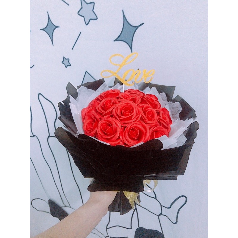 Bó 20 bông hoa sáp màu đỏ giấy đen sang trọng làm quà tặng Valentine