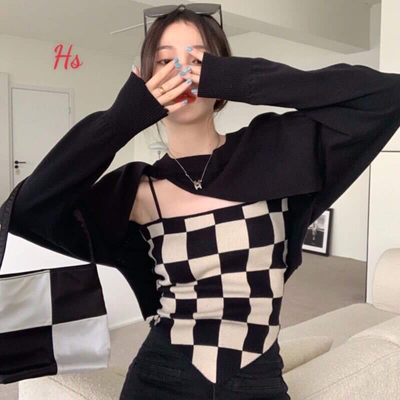 Set croptop 2 món yếm caro + áo croptop trên ngực dài tay nhảy dance