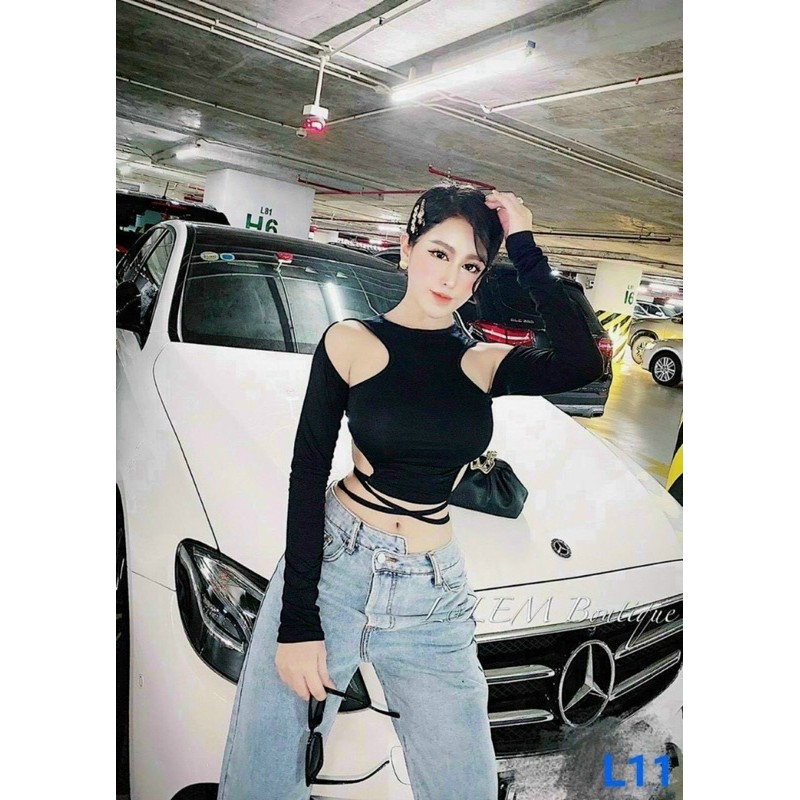 Áo kiểu khoét vai cột dây eo