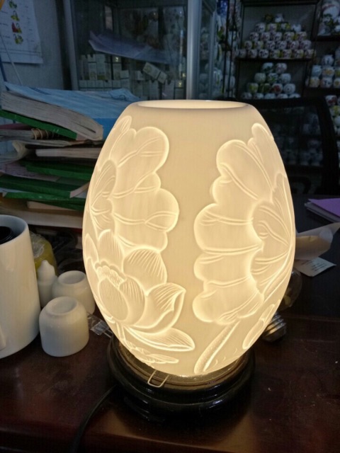 Đèn xông tinh dầu khắc cao 23cm